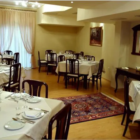 Отель Makedonia 3*